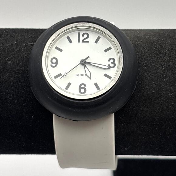 Retro Black & White Watch - Picture 1 of 5